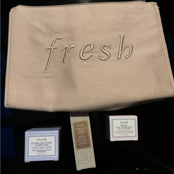 Fresh Skincare Set with Cosmetic Bag - Picture 1 of 3